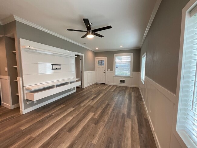 Building Photo - 3 Bedroom Home with Beautiful Upgrades in Everett