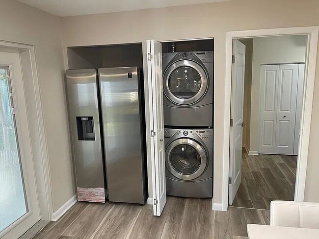 Building Photo - Fully renovated 3 bedrooms with 2 full baths single-family home in Oakford Park, a few minutes wa...
