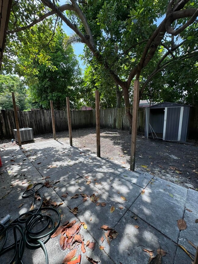 Building Photo - 7914 Pembroke Rd