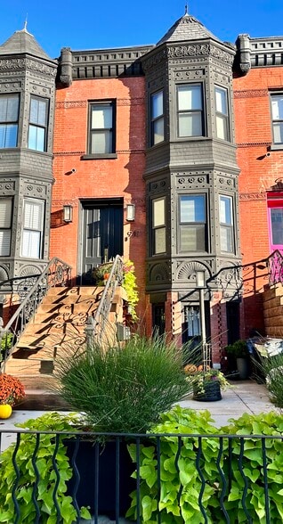 Building Photo - 917 Jefferson Ave