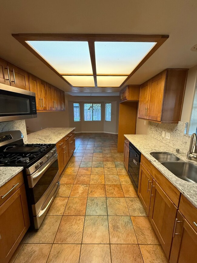 Building Photo - Charming 3-Bedroom Home in North Campus Park