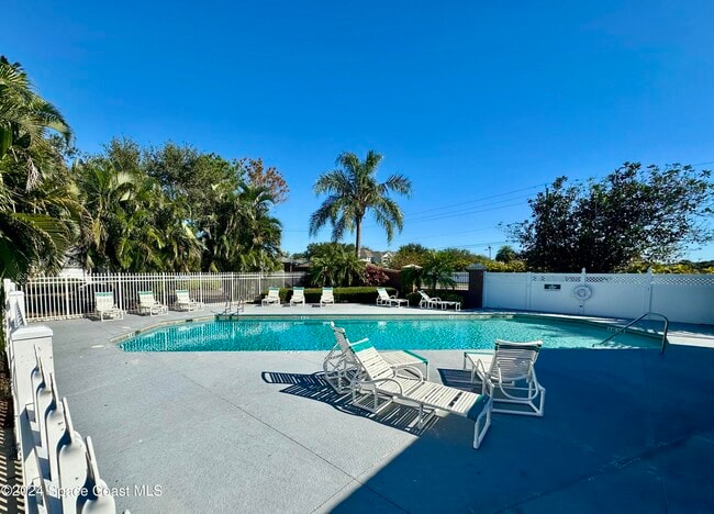 Building Photo - 2461 Stratford Pointe Dr