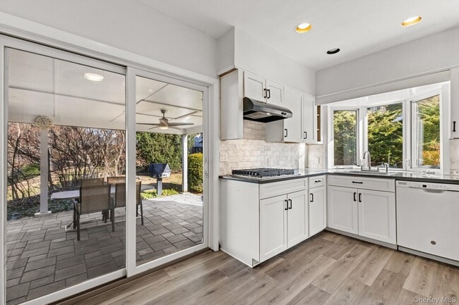 Building Photo - 45 Pamela Ln