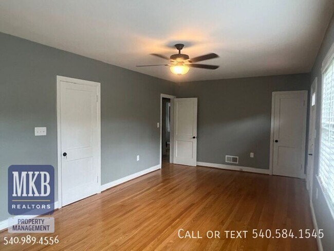 Building Photo - 6099 Franklin Rd