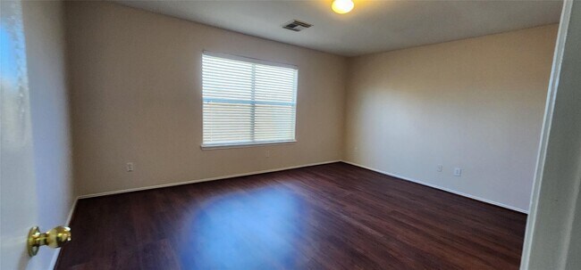 Building Photo - 315 Sunset Colony Dr