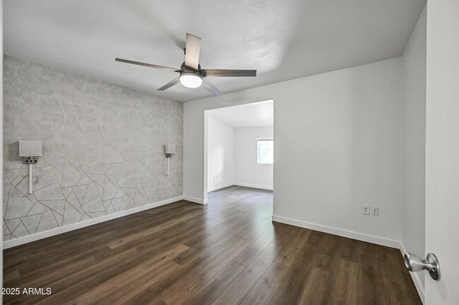 Building Photo - 3334 W Monona Dr