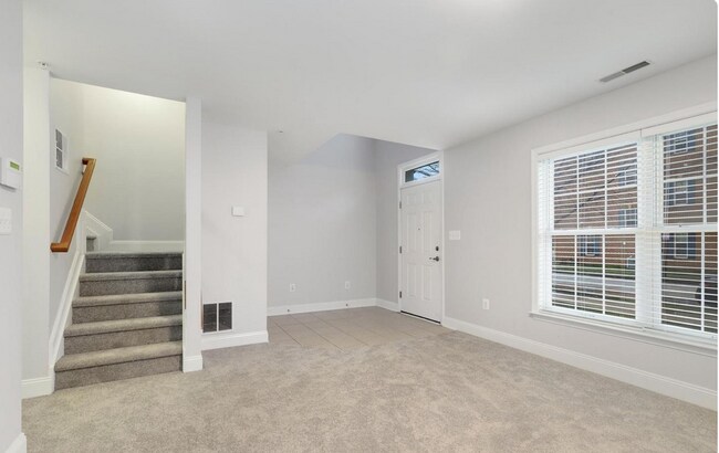 Building Photo - 819 Ramsay St