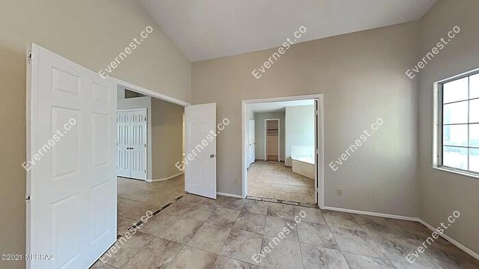 Building Photo - 12690 N Bandanna Way