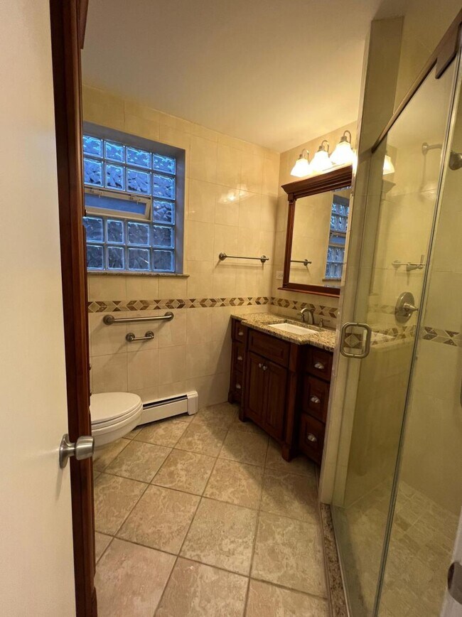 Building Photo - 9533 Schiller Blvd