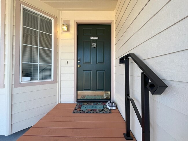 Building Photo - Spacious 4-Bedroom, 2.5-Bathroom Home with...