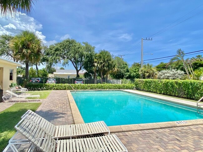 Building Photo - 2303 S Federal Hwy