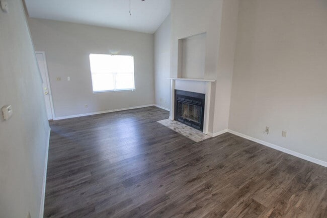 Building Photo - 3510 Forum Blvd