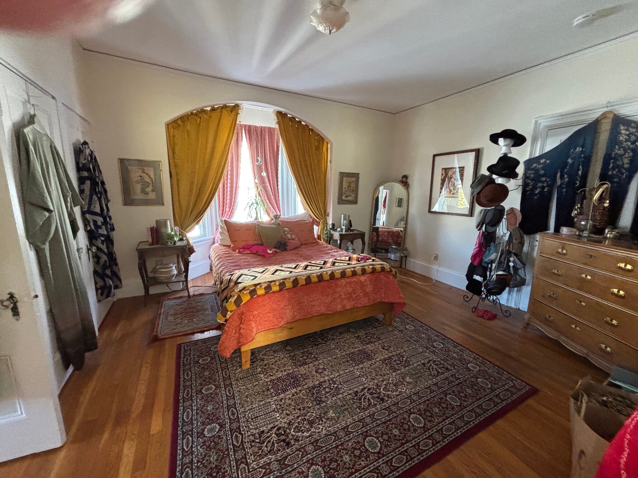 Building Photo - 150 Crescent St