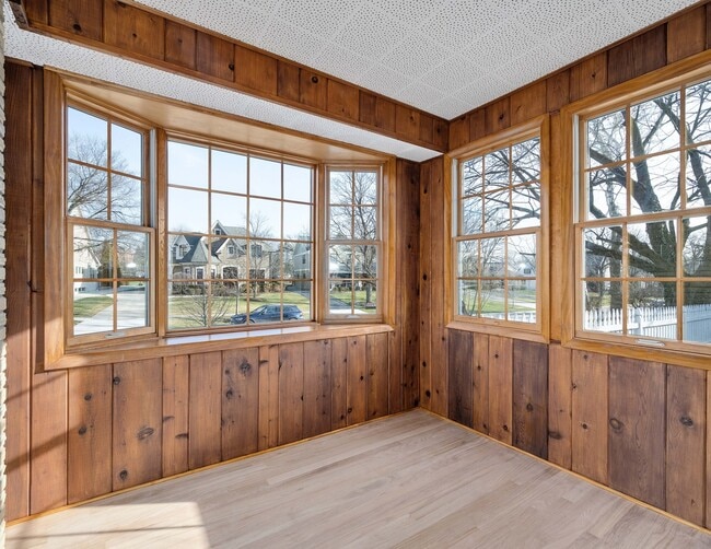 Building Photo - 4360 Prospect Ave