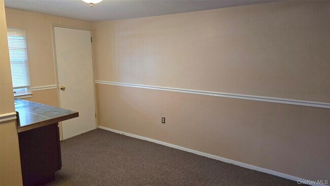 Building Photo - 1 Elvira Ct