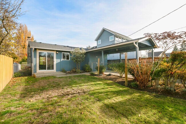 Building Photo - 3Bd/1Ba Seattle House