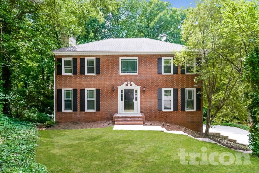 Building Photo - 215 Comstock Ct