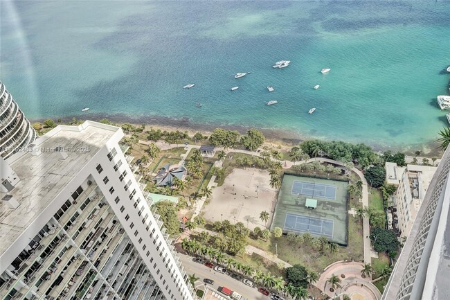 Building Photo - 1750 N Bayshore Dr