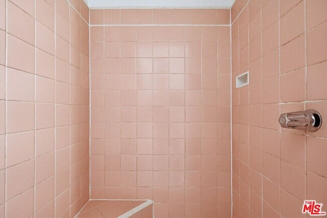 Building Photo - 1255 S Crescent Heights Blvd