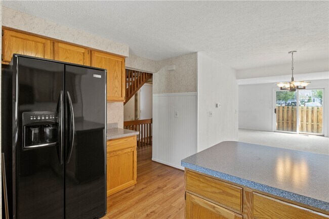 Building Photo - 245 Deerhurst Ln