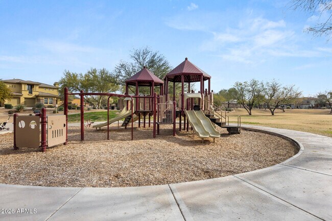 Building Photo - 3653 E Sands Dr