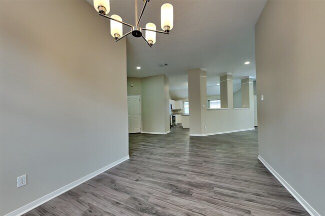 Building Photo - 30915 Trinket Dr