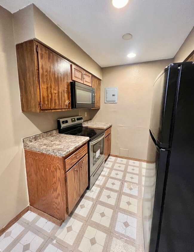 Corcoran Park Apartments 3320 Longfellow Ave Minneapolis MN 55407 Apartment Finder