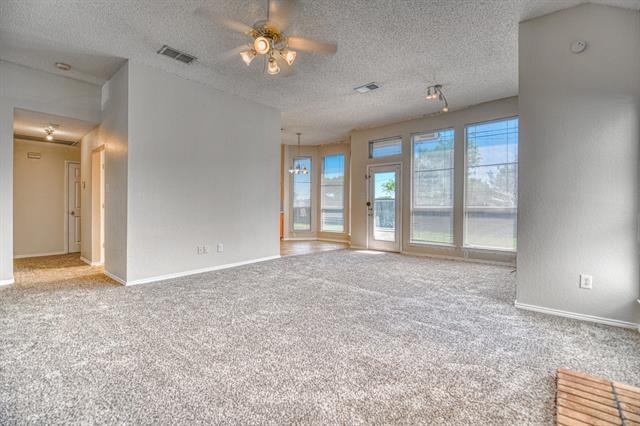 Building Photo - 8001 Spinnaker Cove