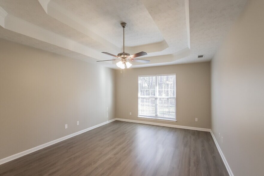 Building Photo - 492 Clearwater Way