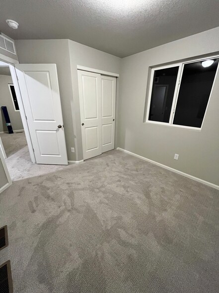 Building Photo - 9246 Henson Pl