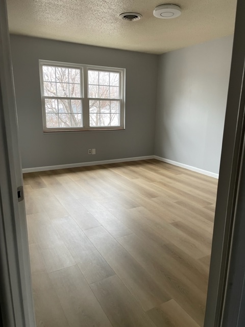 Master bedroom with 2 closets - 8359 Woodward St