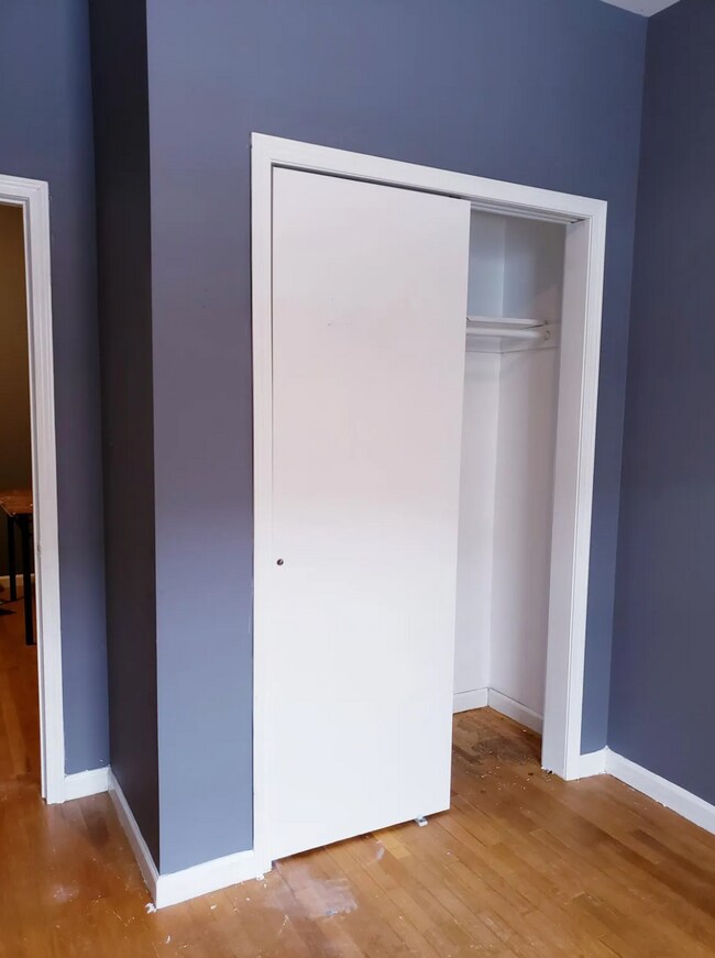 Building Photo - 250 Inslee Pl