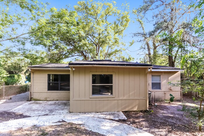 Building Photo - 5453 Oak Forest Dr