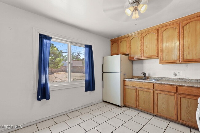 Building Photo - 7707 Parral Dr