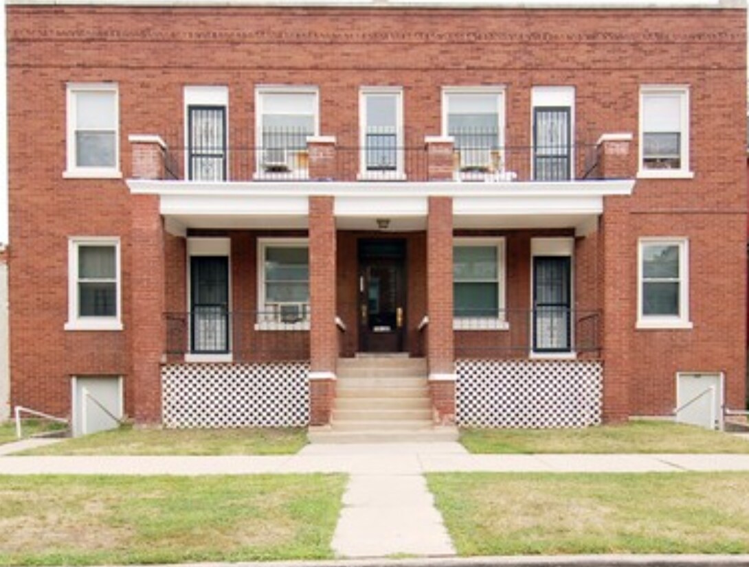 Building Photo - 358 E 70th St