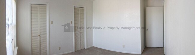 Building Photo - 1704 Bundrant Dr