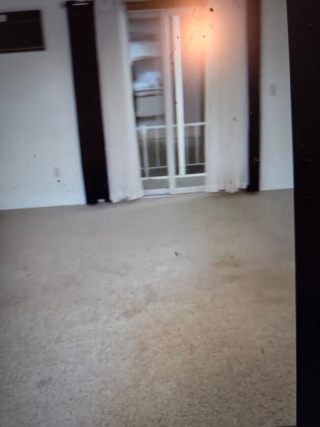 Building Photo - 41 W Summit St