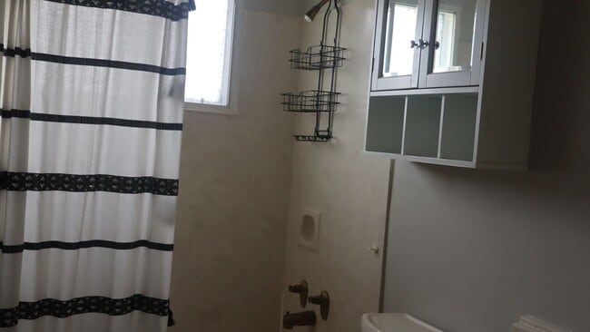 Building Photo - 90 NE Freihage Dr