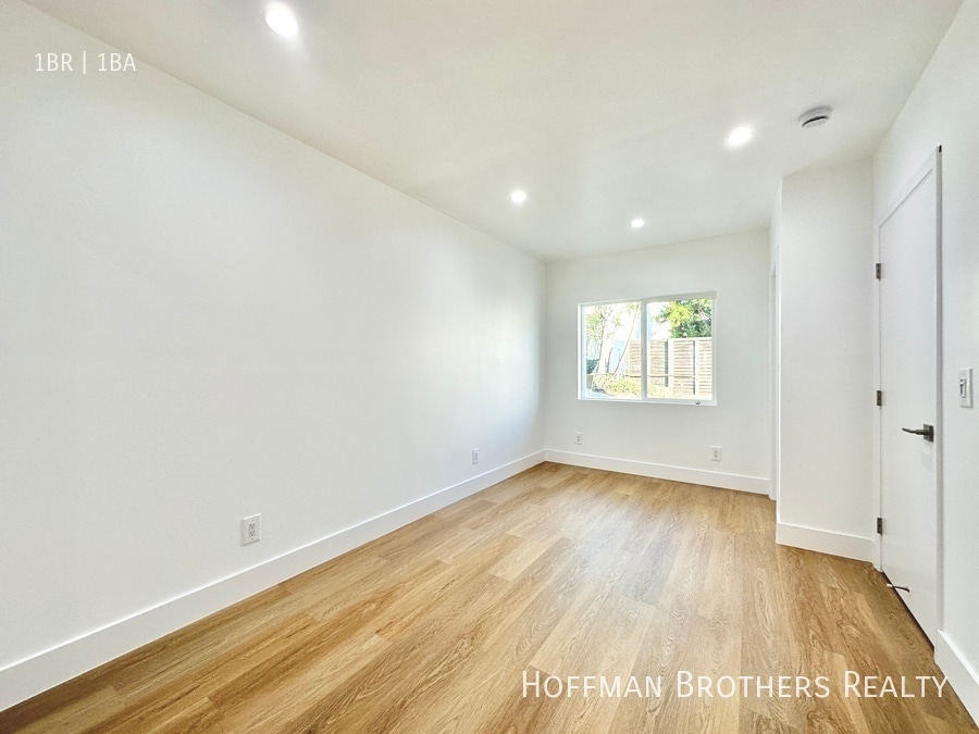 Building Photo - 3422 S Centinela Ave