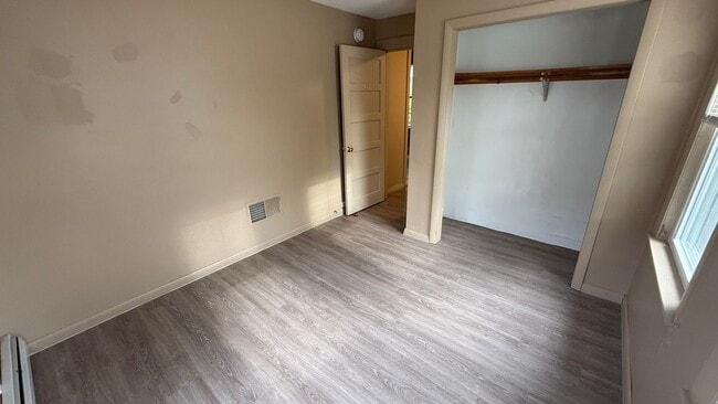 Building Photo - 15 Madbury Rd