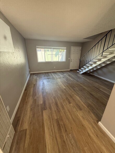 Building Photo - 474 Delaware St