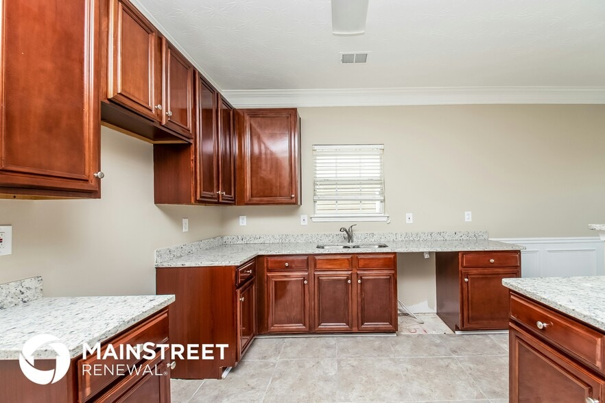 Building Photo - 11181 James Madison Dr