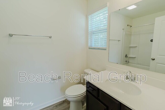 Building Photo - 122 Crescent Wy