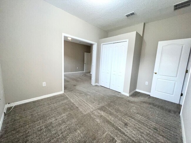 Building Photo - 9240 Black Hawk Ct