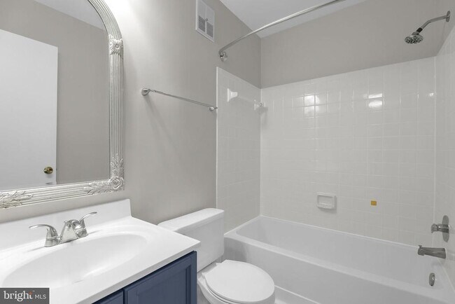 Building Photo - 5824 Wye Oak Commons Ct