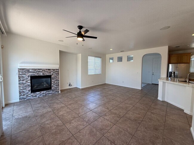 Building Photo - 10136 Waterfield Dr