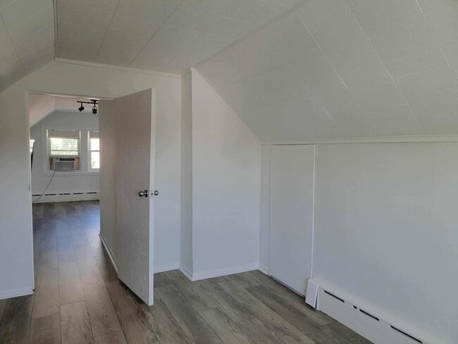 Building Photo - 4014 N Octavia Ave