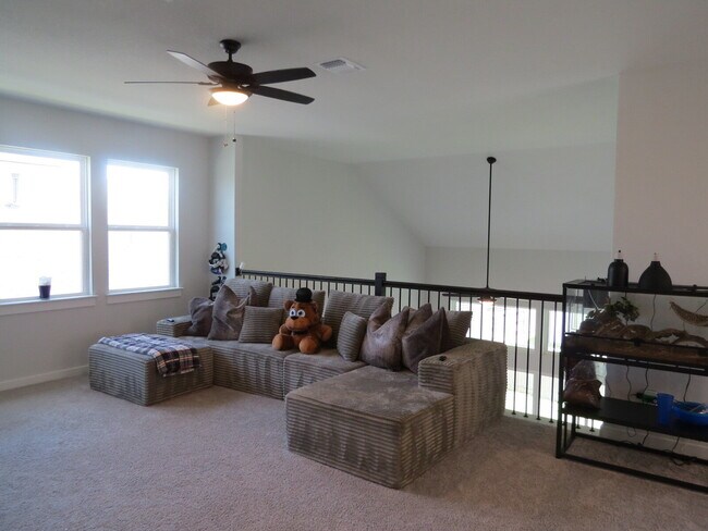 Building Photo - 404 Lariat Lp