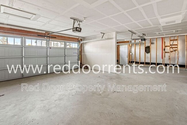 Building Photo - 6903 Oakdale Ln