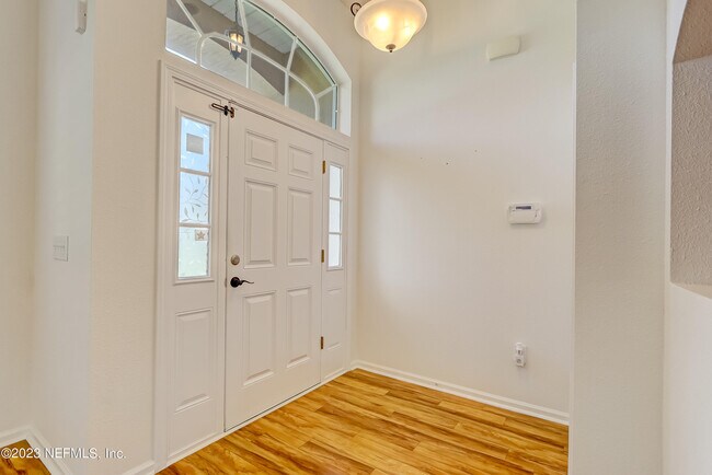 Building Photo - 608 Birchbark Trail